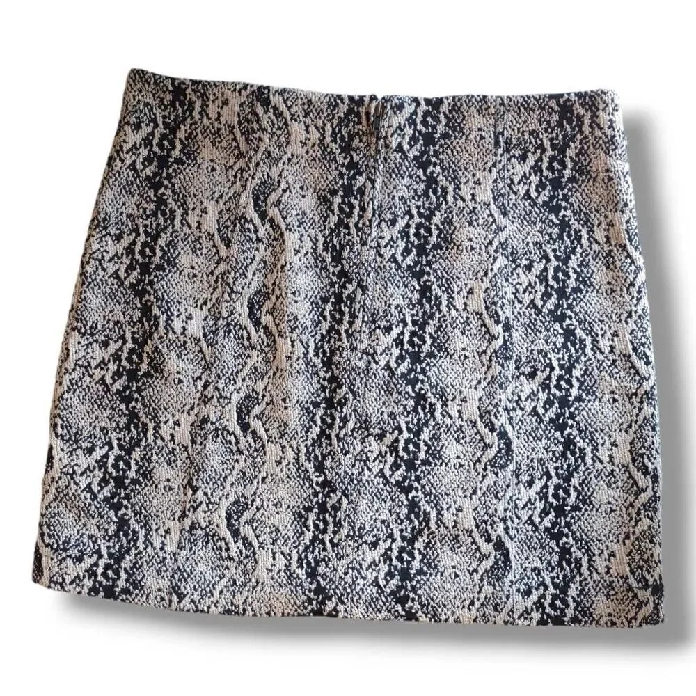 Free People Skirt Black Tan Snakeskin Design Knit Fabric Zipper Mini 8‎